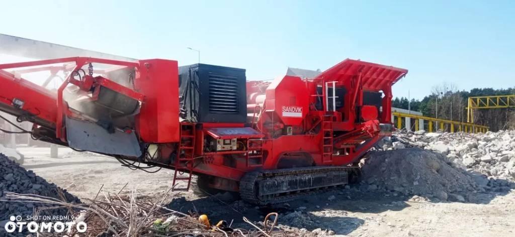 Sandvik QJ 330 移动式破碎机