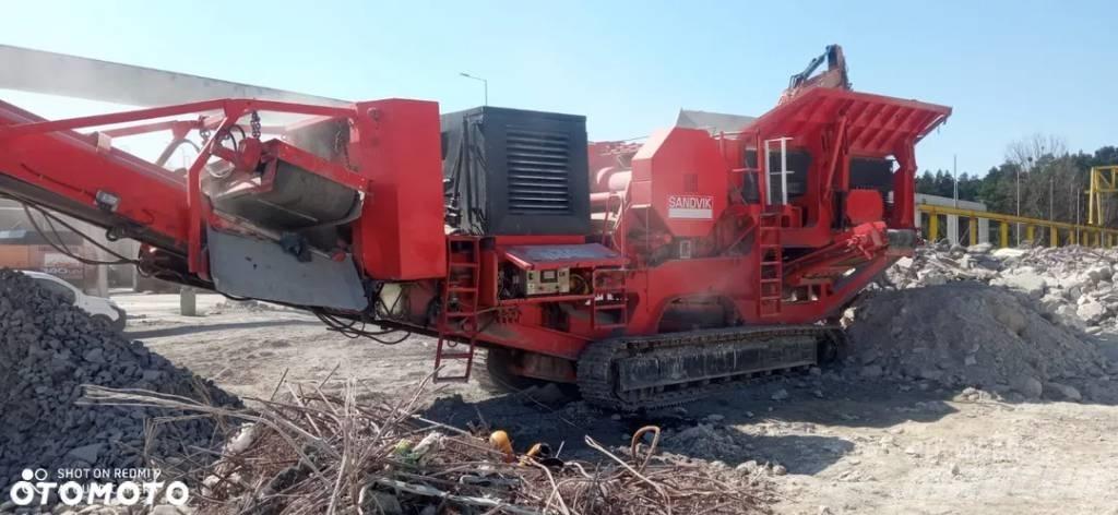 Sandvik QJ 330 移动式破碎机