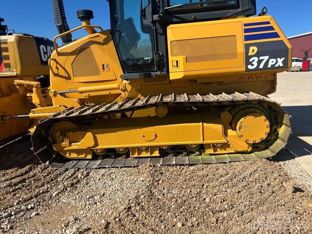 Komatsu D37PX-23 履带式推土机