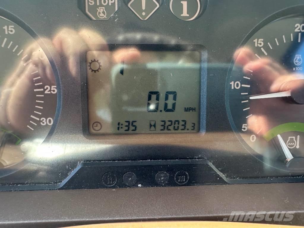 John Deere 6120 拖拉机/农用车