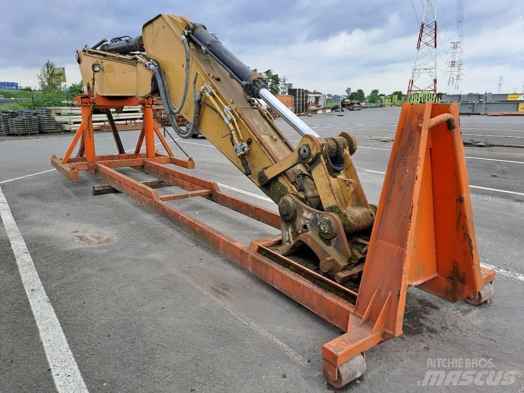 CAT 330DL UHD 组装挖掘机