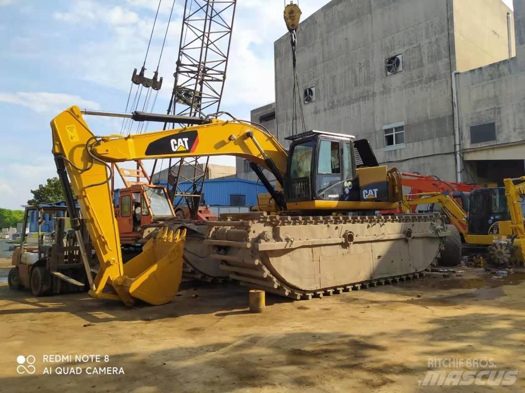  CATERILLAR 320D 水陆两栖挖掘机