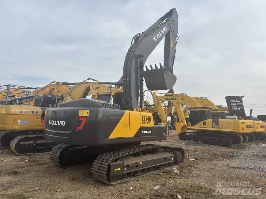 Volvo EC 240 履带挖掘机
