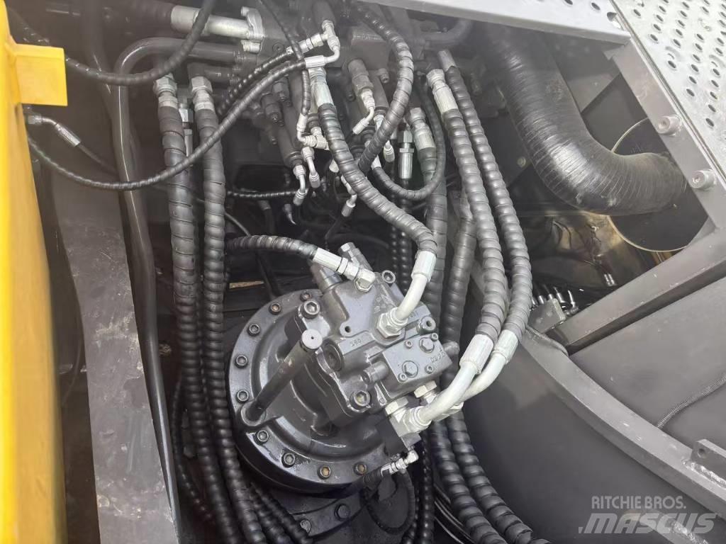 Volvo EC 240 履带挖掘机