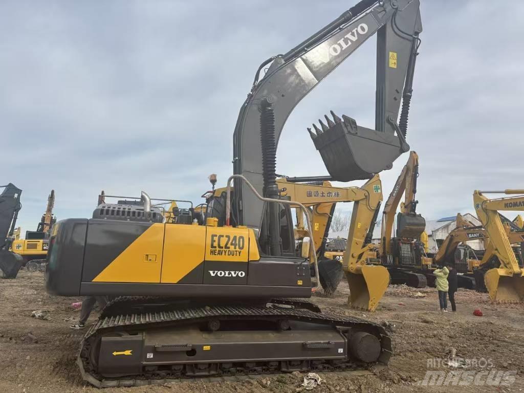 Volvo EC 240 履带挖掘机