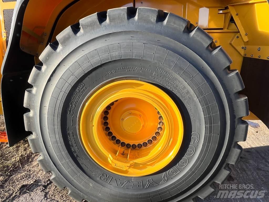 Volvo L 220 H 轮式装载机
