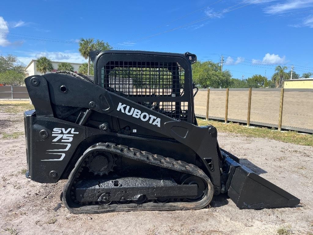 Kubota SVL 75-2 滑移装载机
