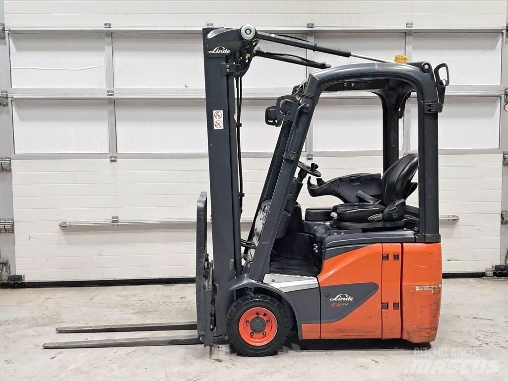 Linde E12-02 电动叉车