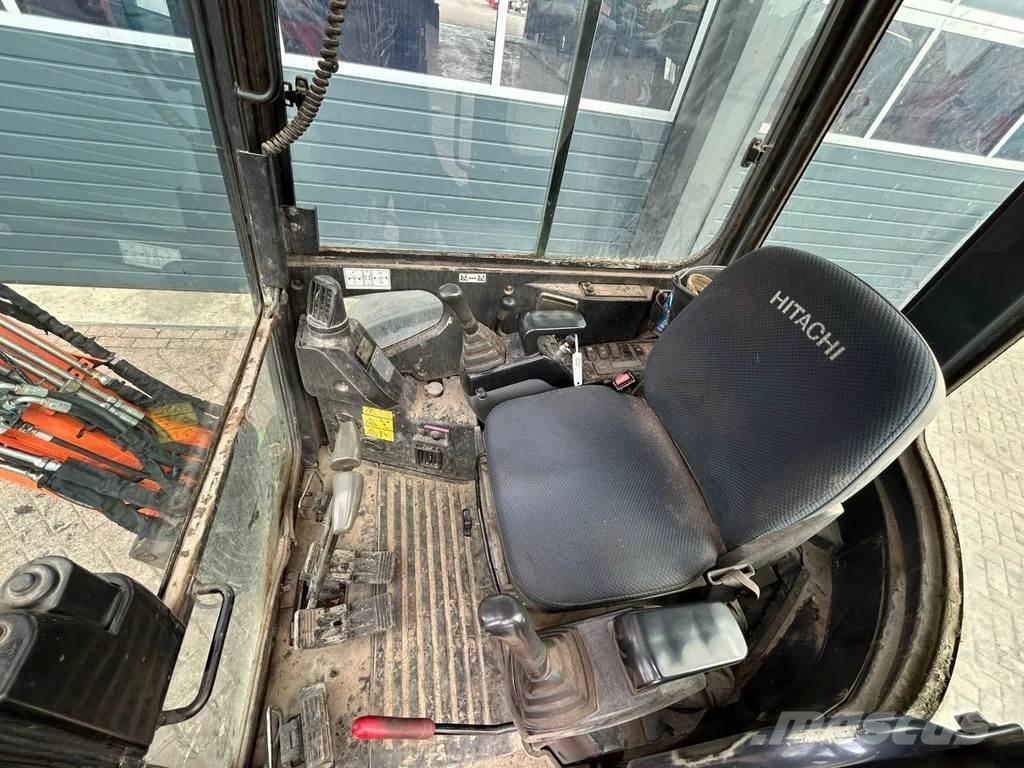 Hitachi ZX35U-2 小型挖掘机