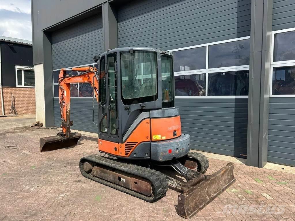 Hitachi ZX35U-2 小型挖掘机