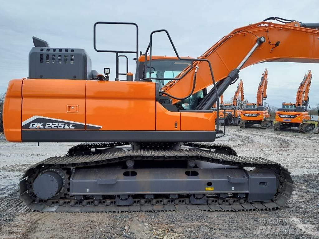 Develon DX 225 LC-7 履带挖掘机