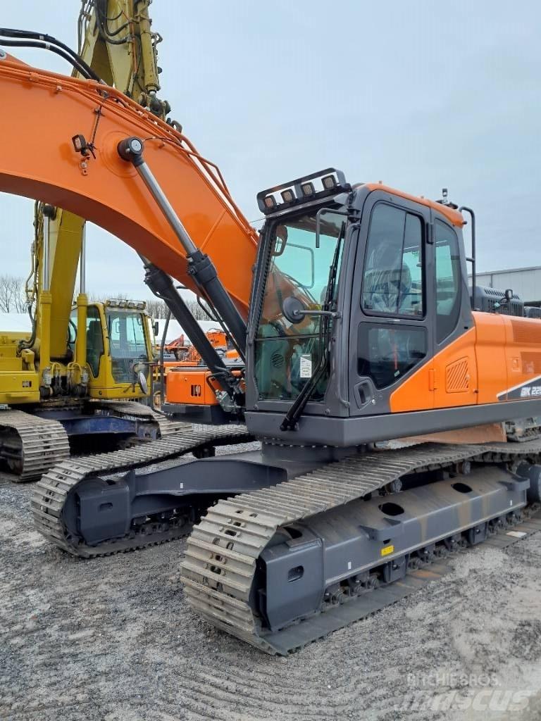 Develon DX 225 LC-7 履带挖掘机