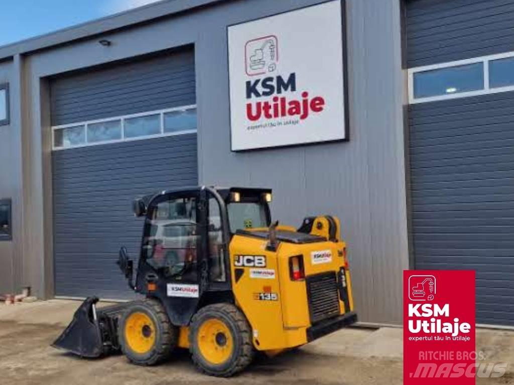 JCB 135 滑移装载机