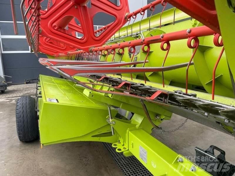 CLAAS Tucano 450 联合收割机
