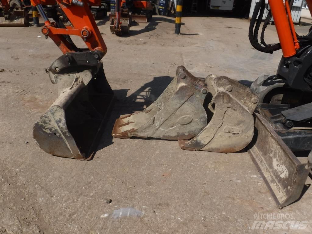 Hitachi ZX 85 US B-5 中型挖掘机