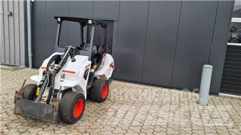 Bobcat L 28 小型装载机