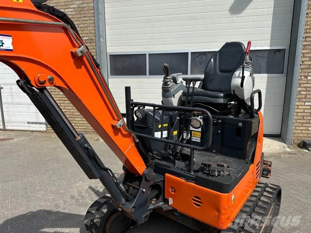 Hitachi ZX19U-6 YR 小型挖掘机