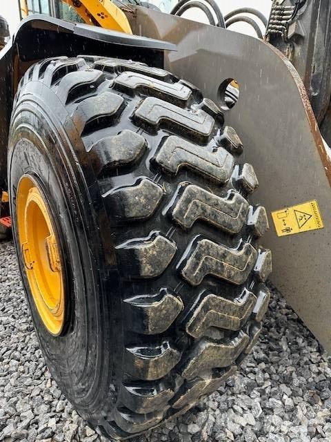 Volvo L 220 H 轮式装载机