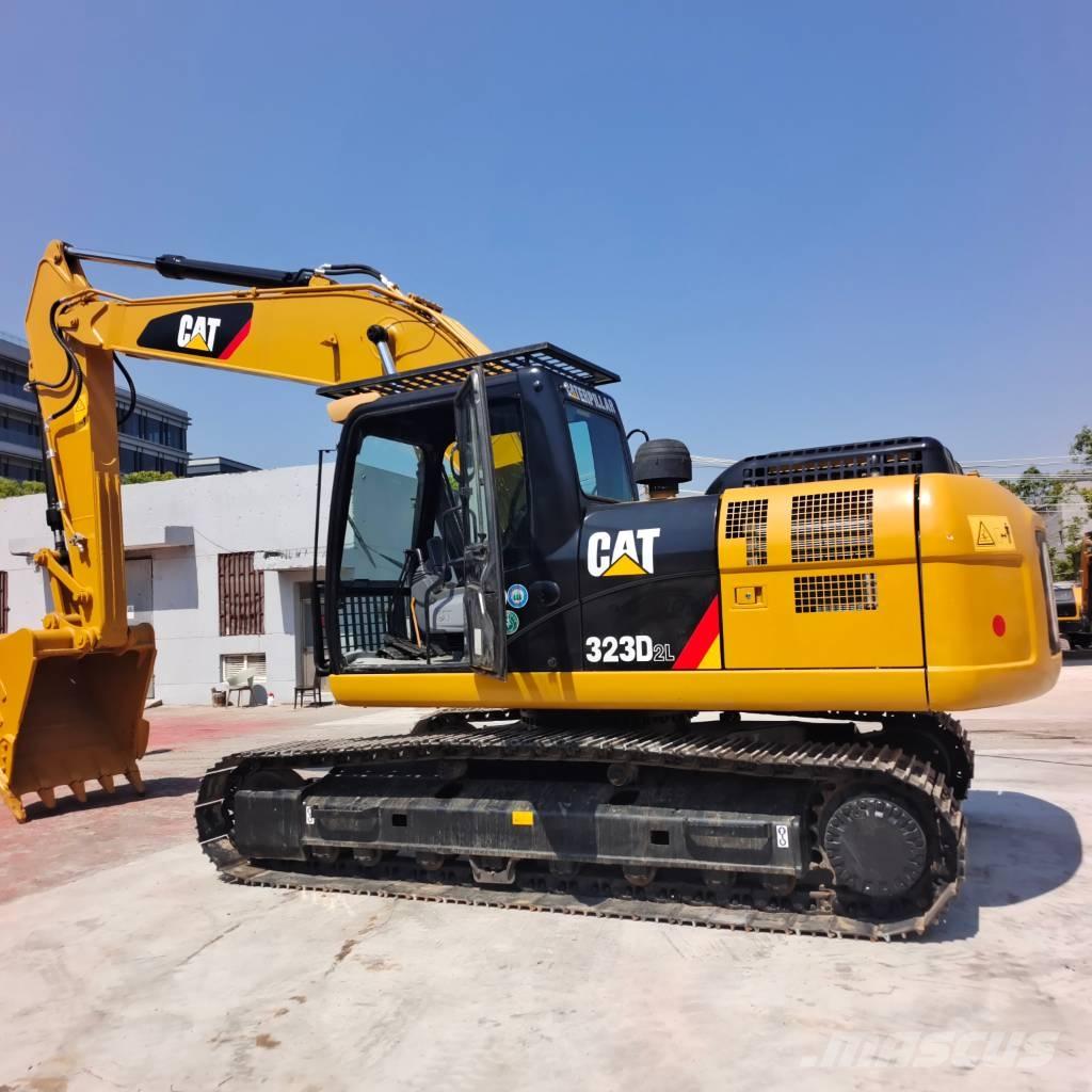 CAT 320 D2L 履带挖掘机