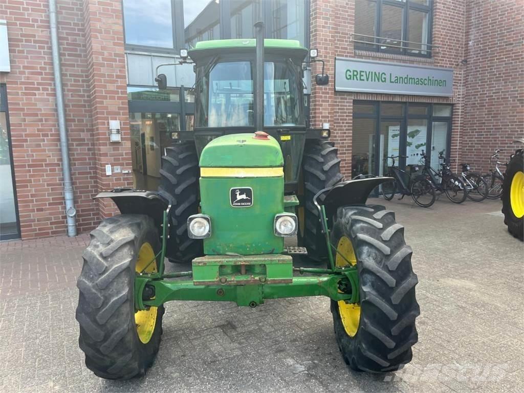 John Deere 3040 拖拉机/农用车