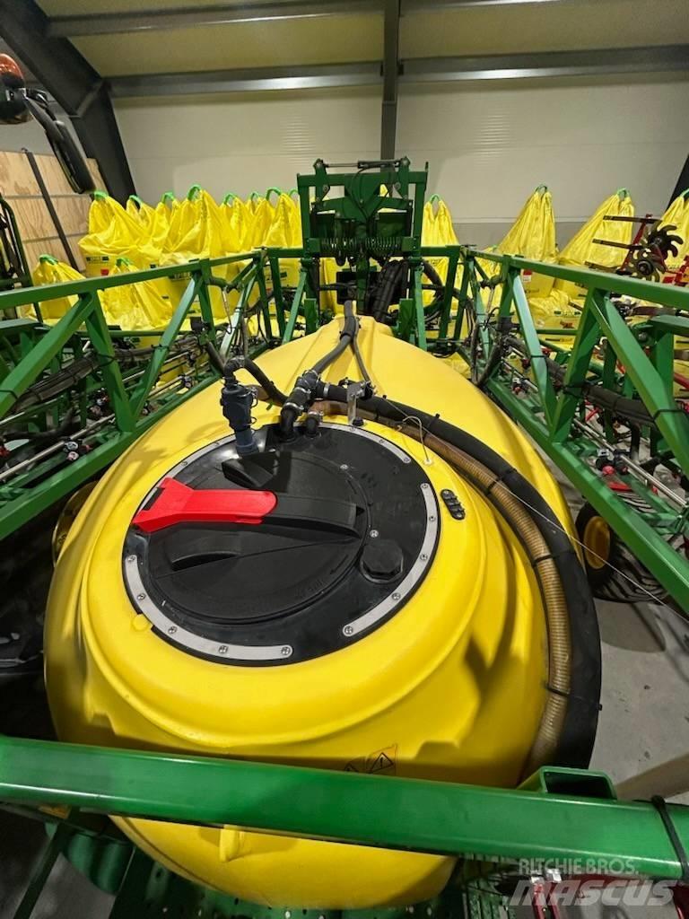 John Deere 740 i 牵引式喷雾机