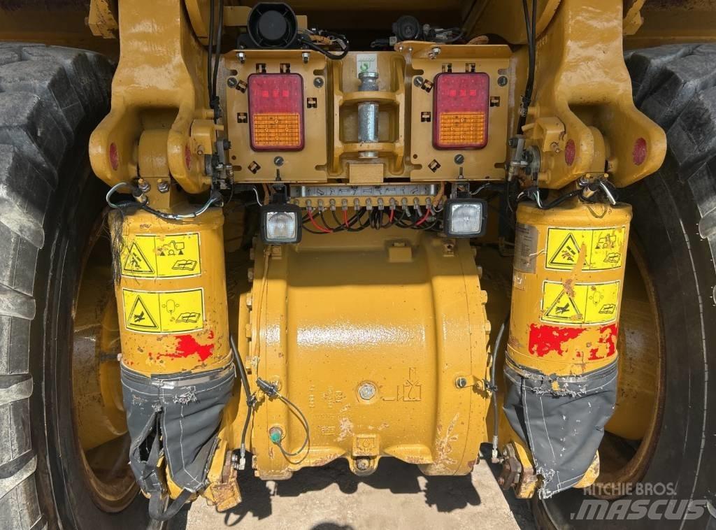 CAT 770 G 铰接式自卸车