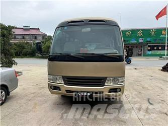 Toyota Coaster 迷你巴士