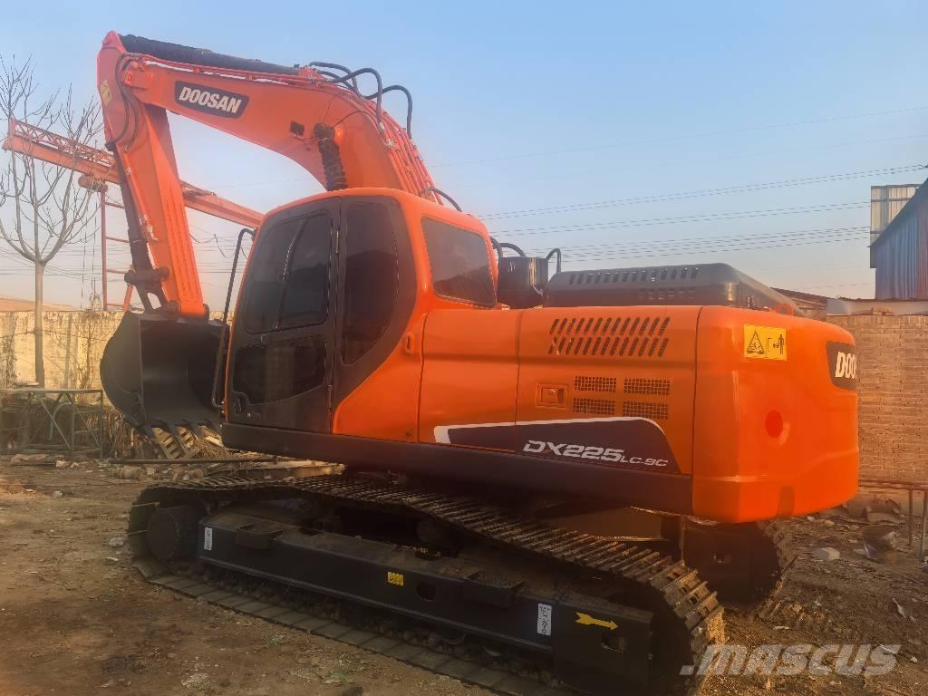 Doosan DX225 LC-9C 履带挖掘机