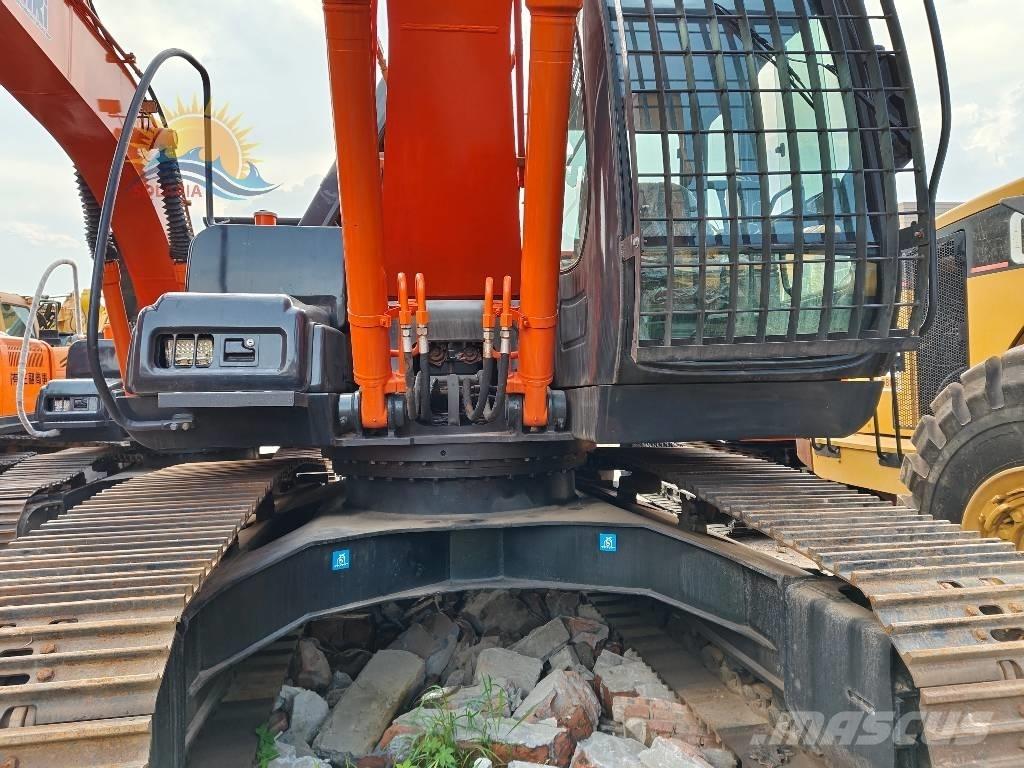 Hitachi ZX 200 履带挖掘机