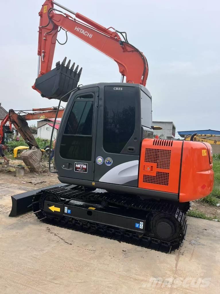 Hitachi ZX 70 中型挖掘机