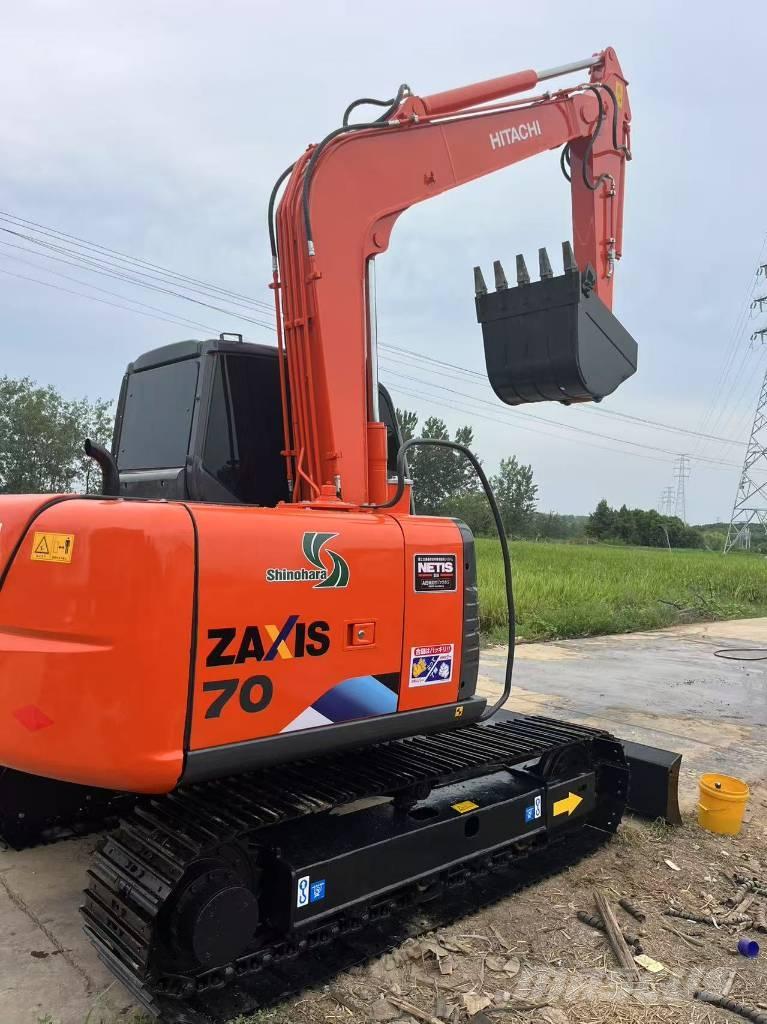 Hitachi ZX 70 中型挖掘机