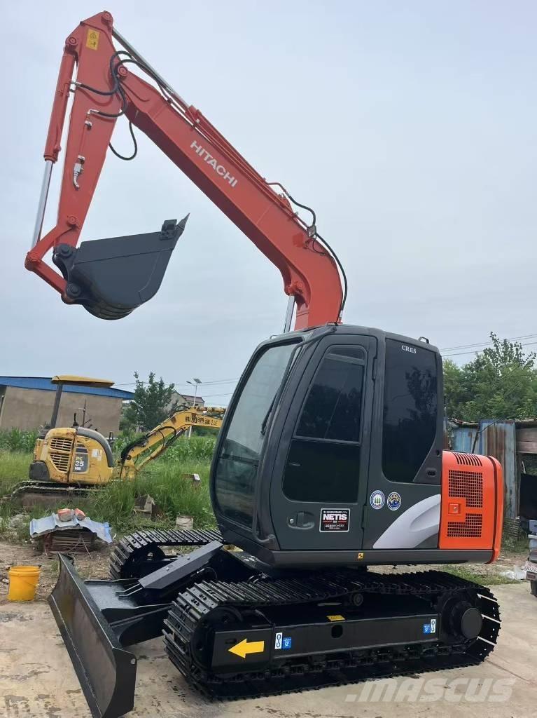 Hitachi ZX 70 中型挖掘机
