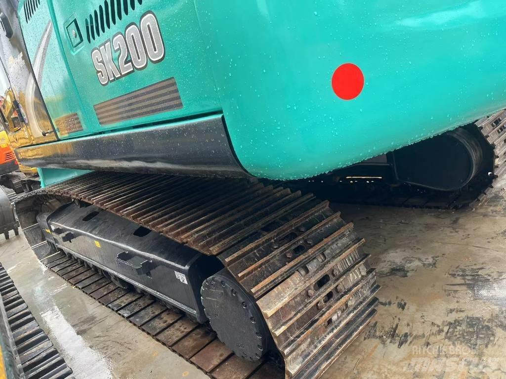 Kobelco SK 200-8 履带挖掘机