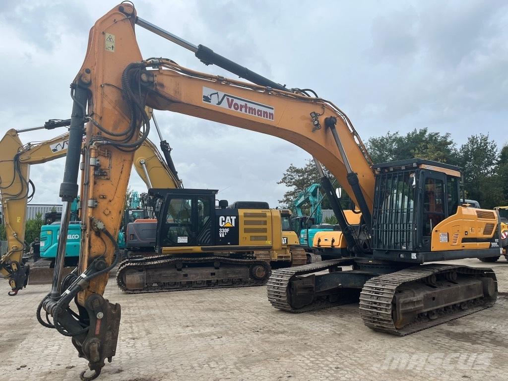 Hyundai HX 300 NL 履带挖掘机