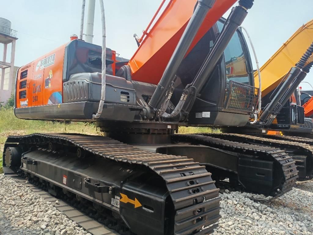 Hitachi ZX 240 履带挖掘机