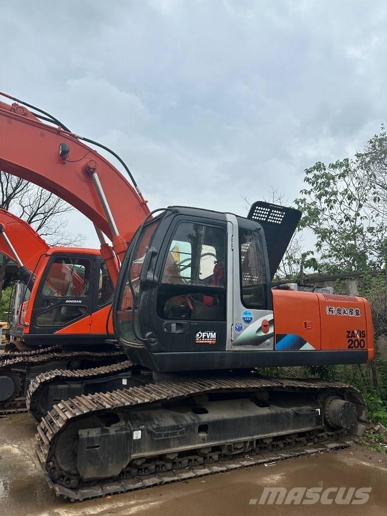 Hitachi ZX 200 履带挖掘机
