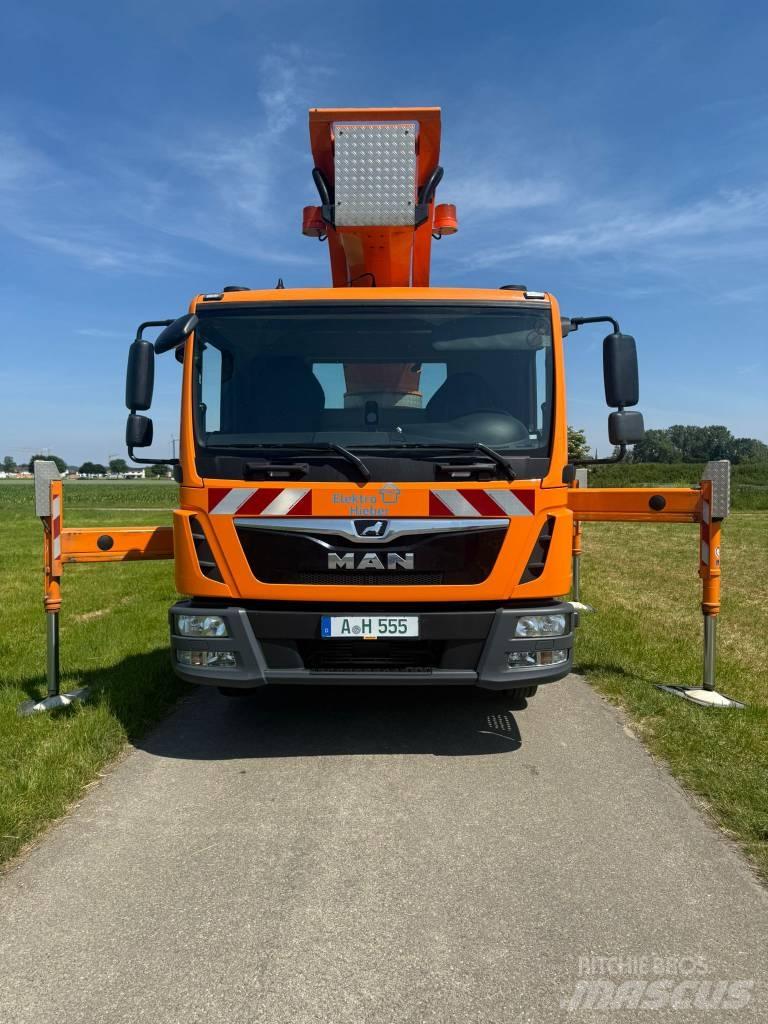 Palfinger P 300 KS 车载式高空作业车