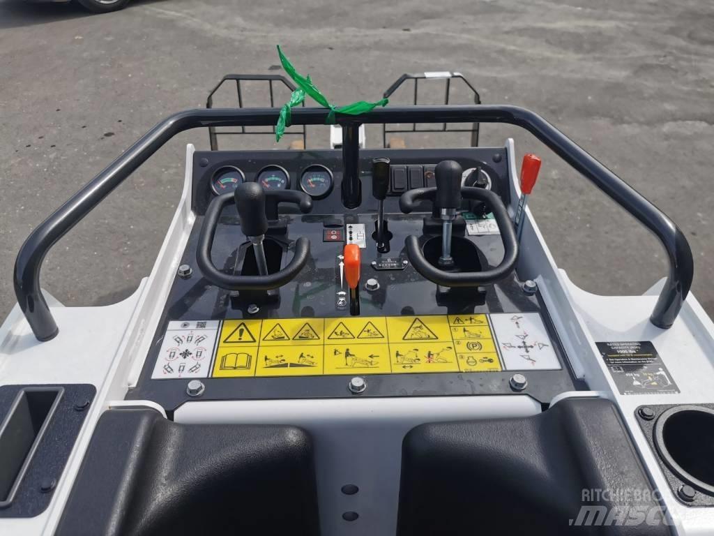 Bobcat mt100 滑移装载机