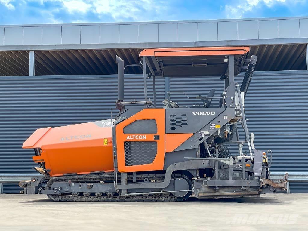 Volvo P7820C 沥青摊铺机