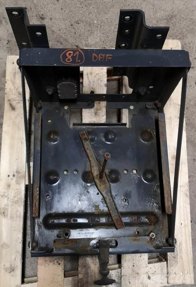 DAF LF DRŽÁK 1705480 运输工具-其他