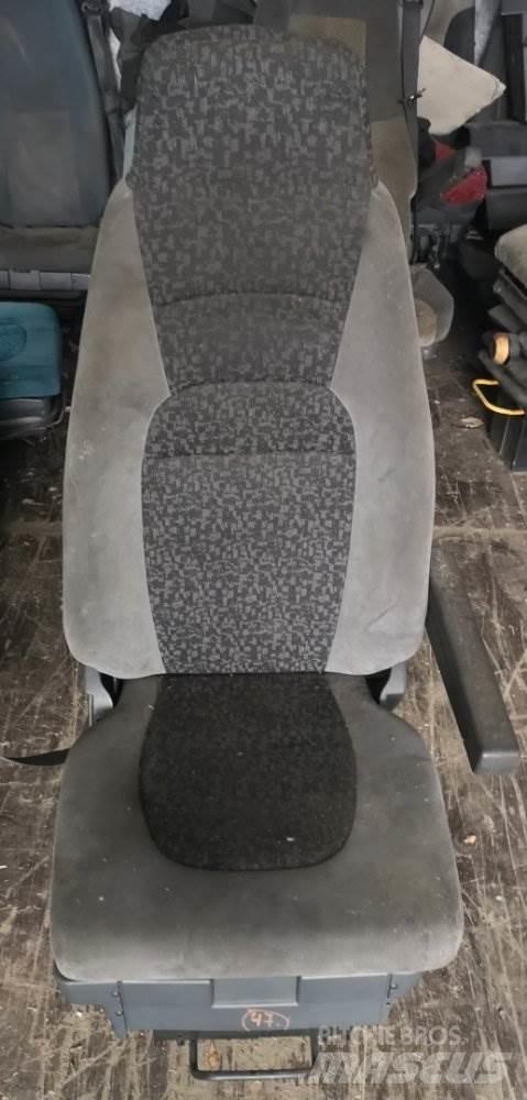 DAF LF SEDAČKA 运输工具-其他