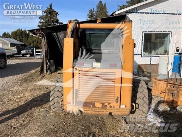 CASE 95XT 滑移装载机