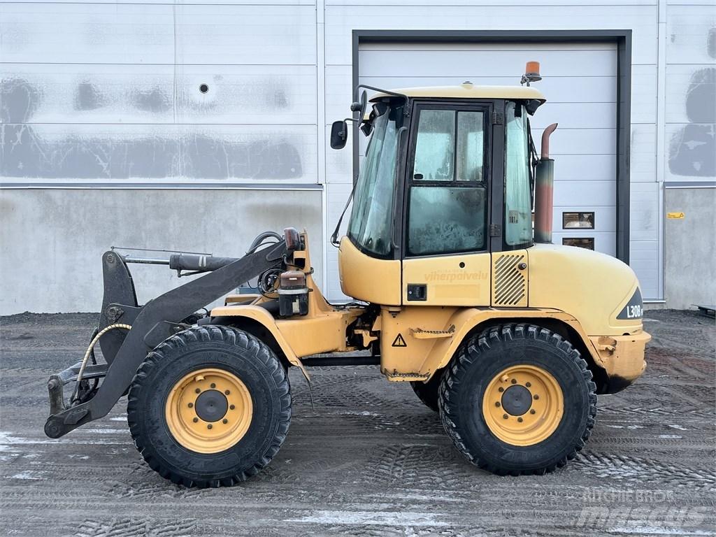 Volvo L 30 B 轮式装载机