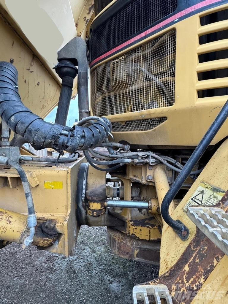 CAT 730 铰接式自卸车