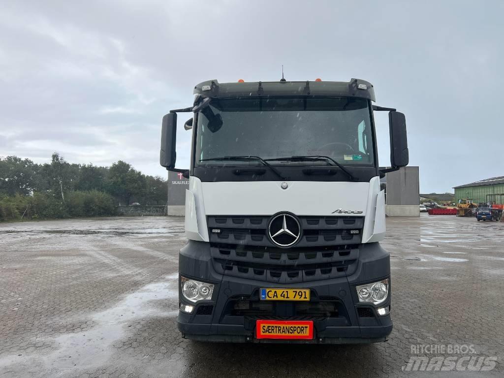Mercedes-Benz 4153 起重车