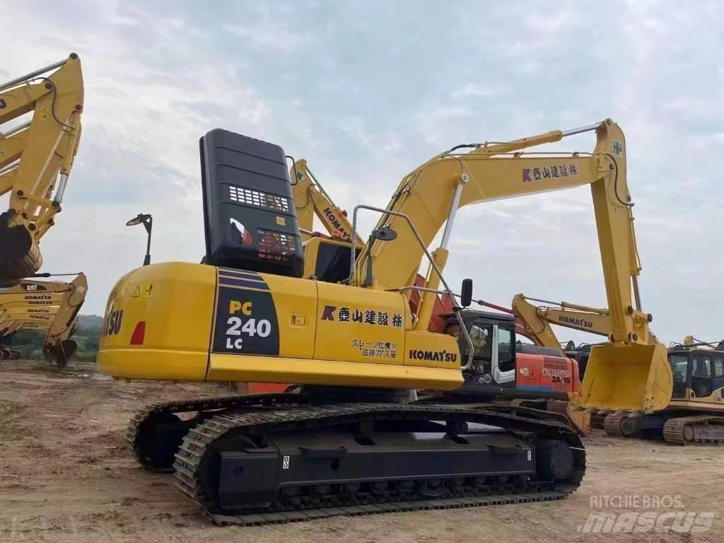 Komatsu PC 240-8 履带挖掘机