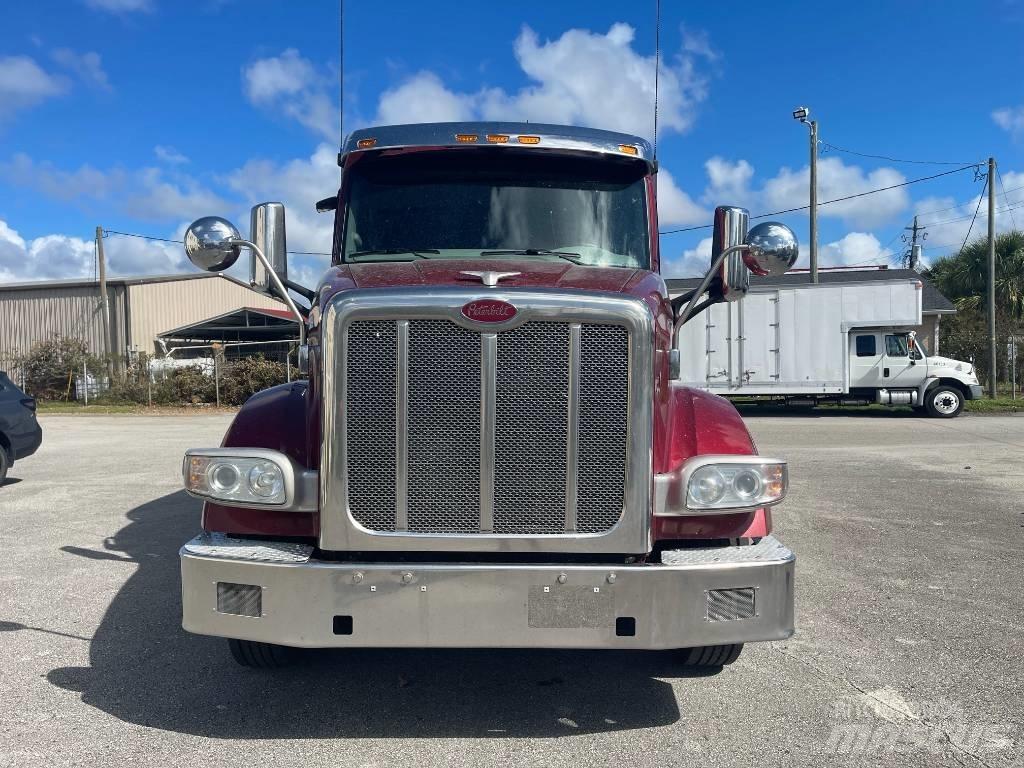Peterbilt 567 牵引车