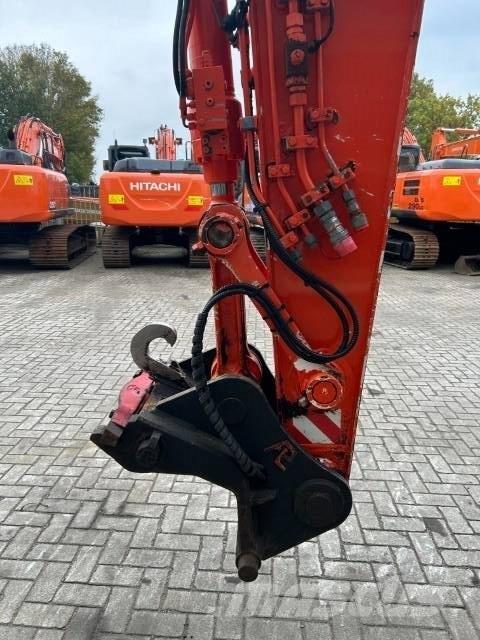 Hitachi ZX 170 W-3 轮式挖掘机