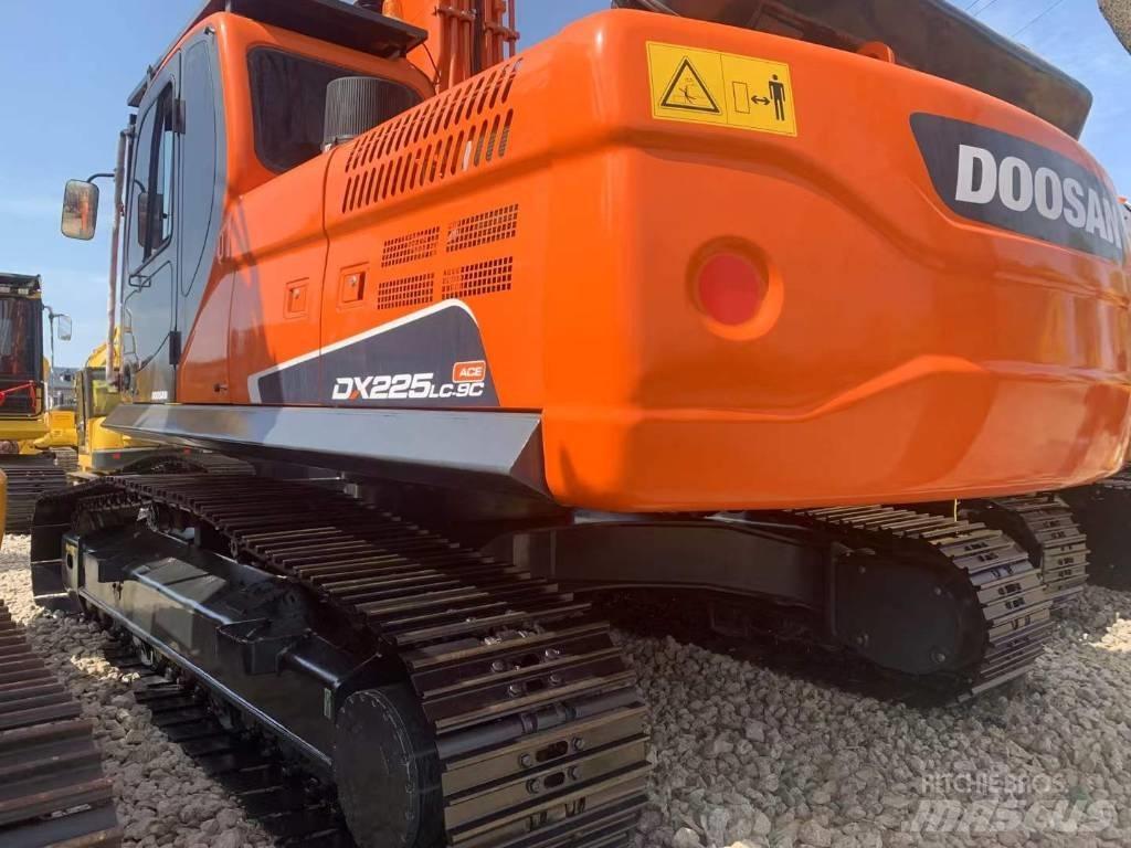 Doosan DX 225 LC-9 履带挖掘机