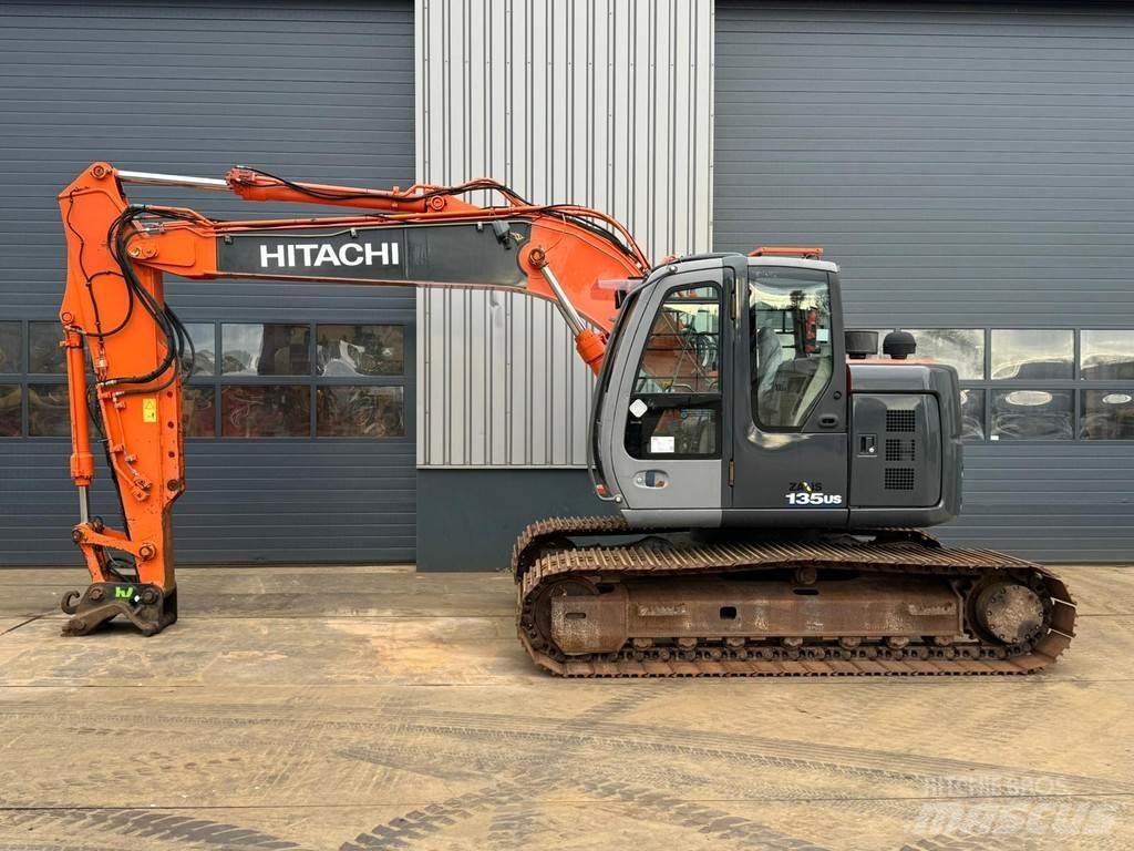 Hitachi ZX135US 履带挖掘机